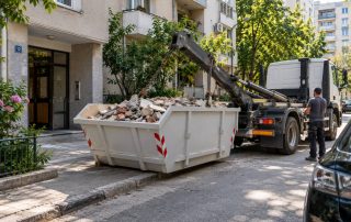 Контейнер пред блок или къща_ как да подготвим мястото за доставка